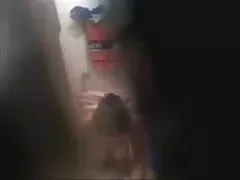 गोरा बिस्तर में अपने पति के साथ सभी दरारों में चुदाई सेक्सी ब्लू फिल्म फुल एचडी वीडियो करती है