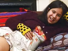 एथलेटिक एशियाई लड़की एक चुस्त बिकनी में व्यायाम फुल सेक्सी सेक्सी फिल्म करती है